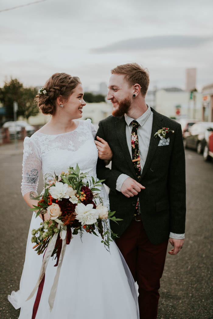 romantic-autumnal-portland-wedding-at-union-pine-olivia-strohm-photography-35
