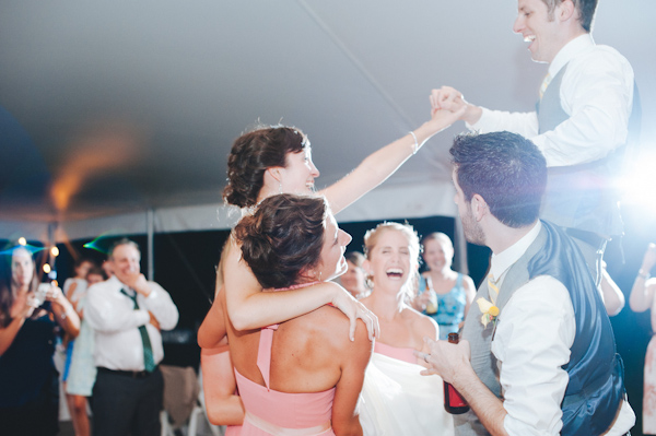 laid-back summer wedding with photos by Amanda Marie Studios | via junebugweddings.com laid-back summer wedding with photos by Amanda Marie Studios | via junebugweddings.com