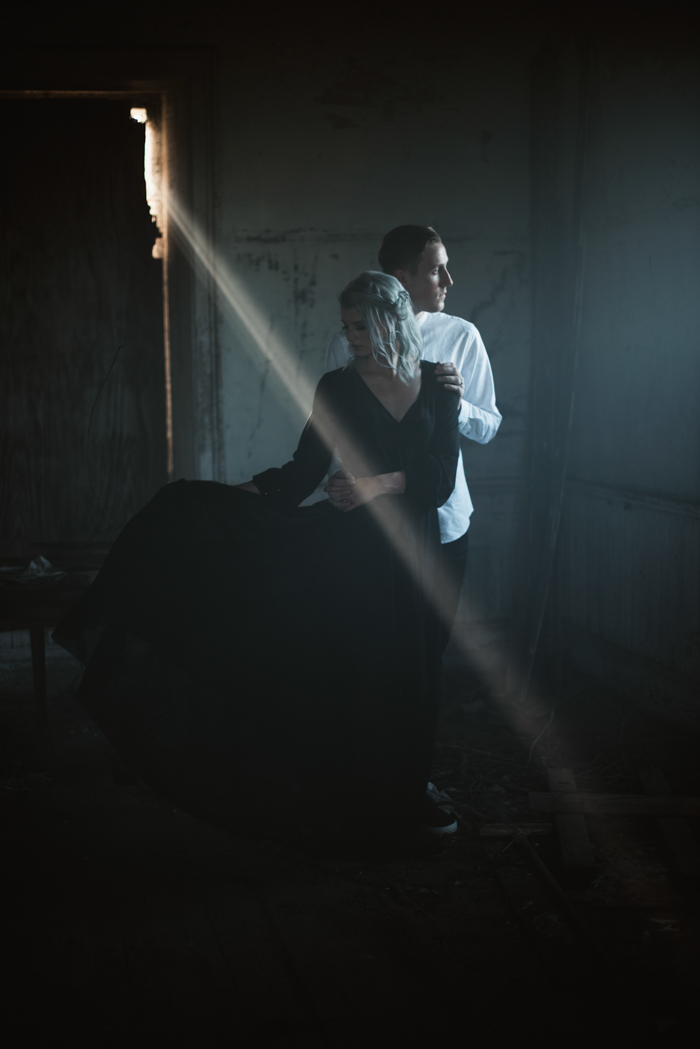 moody-and-romantic-anniversary-photos-in-dallas-tx-22