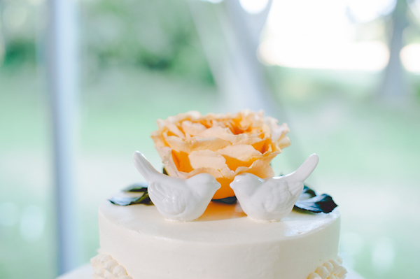 laid-back summer wedding with photos by Amanda Marie Studios | via junebugweddings.com laid-back summer wedding with photos by Amanda Marie Studios | via junebugweddings.com