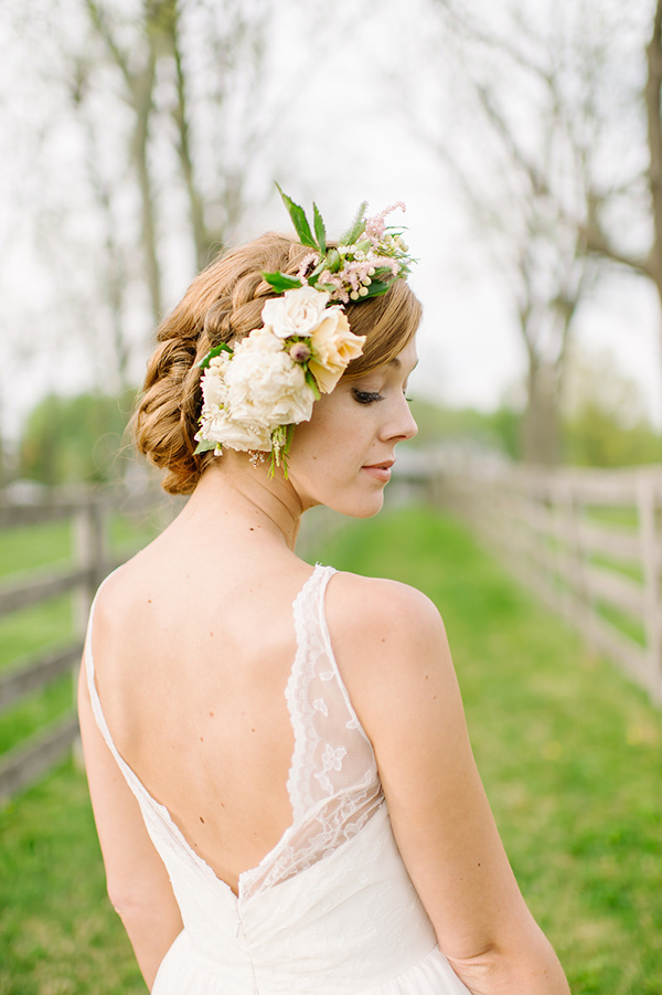 darling countryside wedding inspiration photo shoot, photo by L Hewitt Photography | via junebugweddings.com darling countryside wedding inspiration photo shoot, photo by L Hewitt Photography | via junebugweddings.com