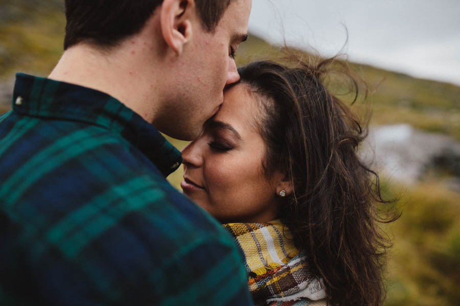 Foggy-Couple-Session-in-the-Connemara-Mountains-David-Olsthoorn-Photography-4