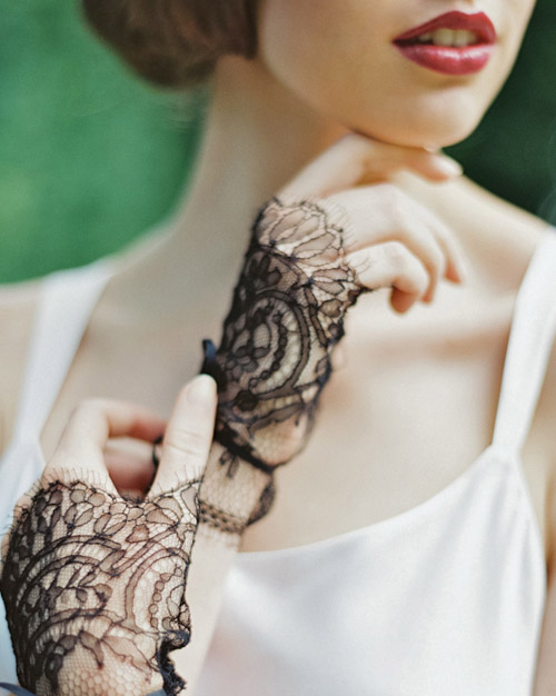 1920's inspired bridal hair accessories from Enchanted Atelier | via junebugweddings.com 1920's inspired bridal hair accessories from Enchanted Atelier | via junebugweddings.com