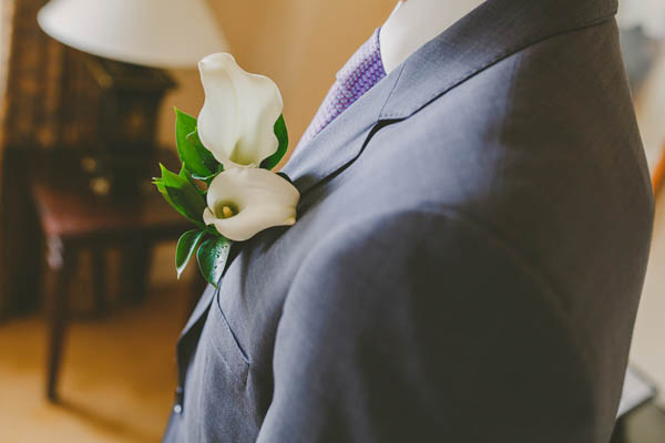 groom's ivory boutonniere groom's ivory boutonniere