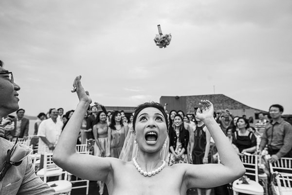 colorful wedding photo by Julian Wainwright of Wainwright Weddings, South Asia destination wedding photographer | via junebugweddings.com colorful wedding photo by Julian Wainwright of Wainwright Weddings, South Asia destination wedding photographer | via junebugweddings.com