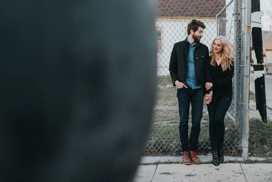 just-try-not-to-smile-at-this-adorable-milwaukee-engagement-19