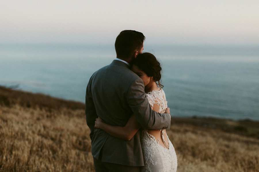 musical-groom-serenaded-bride-emotional-first-look-42