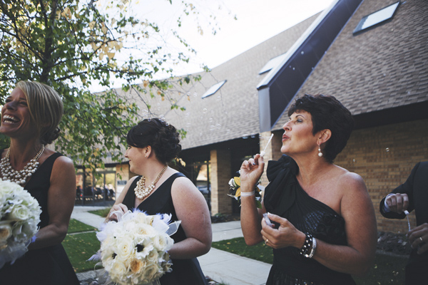 modern elegant gold and black wedding at Legend at Bergamont, photo by DWJohnson Studio | via junebugweddings.com modern elegant gold and black wedding at Legend at Bergamont, photo by DWJohnson Studio | via junebugweddings.com