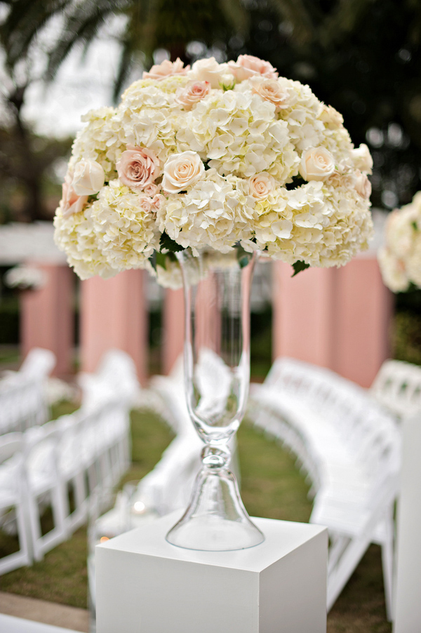 glamorous bridal party style, photo by Kristen Weaver Photography | via junebugweddings.com glamorous bridal party style, photo by Kristen Weaver Photography | via junebugweddings.com
