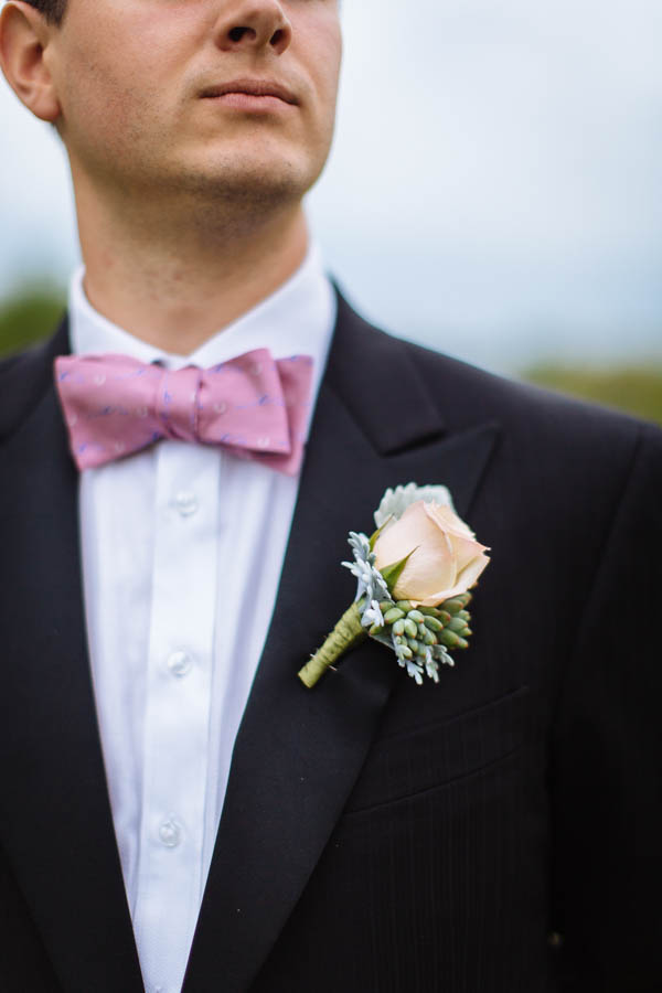 romantic country club wedding groom's boutonniere by Cottage Flowers Floral Design, photo by Clay Austin Photography | via junebugweddings.com romantic country club wedding groom's boutonniere by Cottage Flowers Floral Design, photo by Clay Austin Photography | via junebugweddings.com