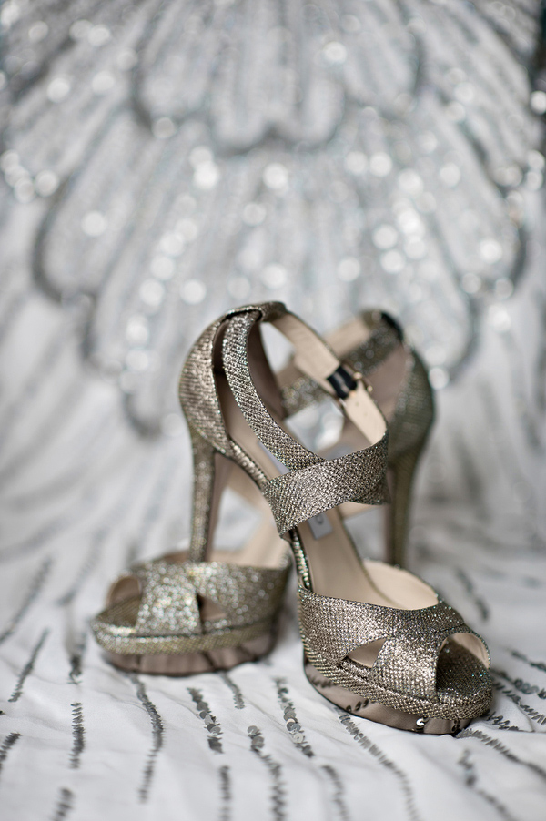 glamorous bridal party style, photo by Kristen Weaver Photography | via junebugweddings.com glamorous bridal party style, photo by Kristen Weaver Photography | via junebugweddings.com