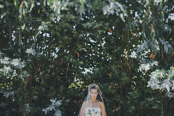 organic outdoor summer wedding at Holly Farm - photo by Lisa Lefringhouse Photography | via junebugweddings.com organic outdoor summer wedding at Holly Farm - photo by Lisa Lefringhouse Photography | via junebugweddings.com