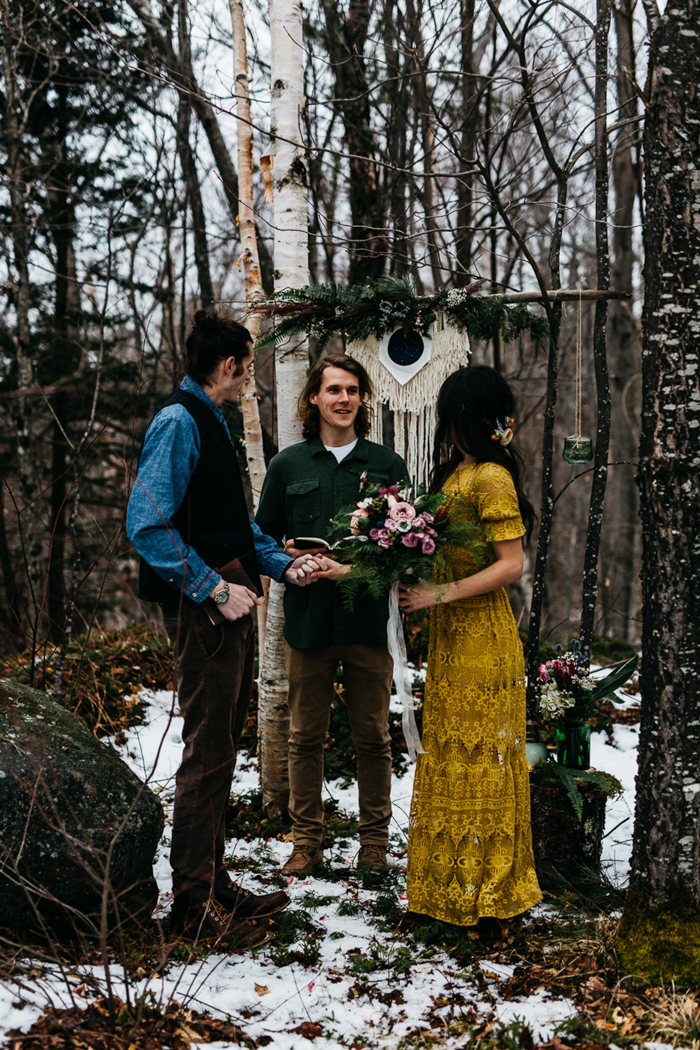 cozy-alternative-fall-wedding-inspiration-in-snowy-vermont-19