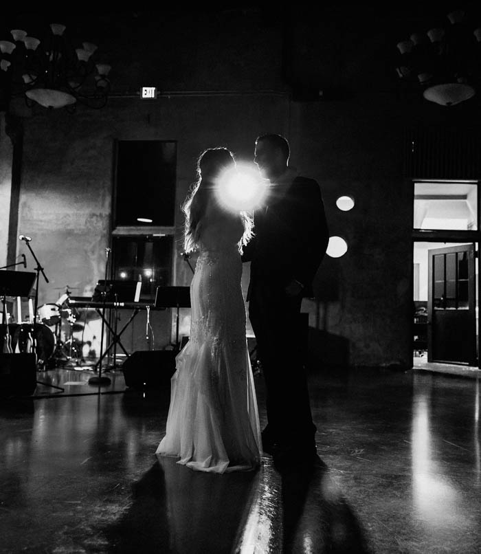 black-and-emerald-texas-wedding-at-olde-dobbin-station-joseph-west-4