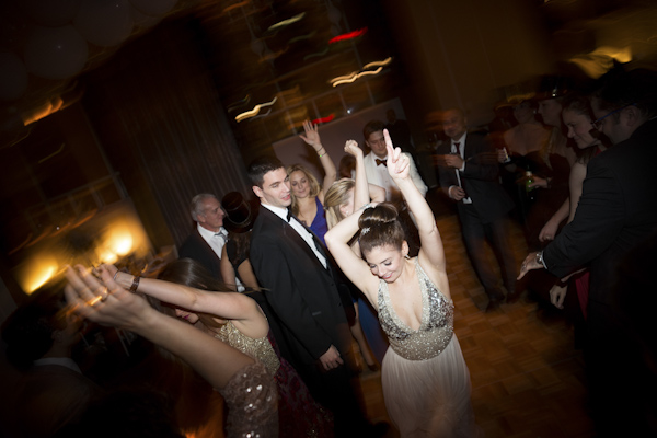 black, white, gold and silver New Year's Eve wedding, photos by Asya Photography | via junebugweddings.com black, white, gold and silver New Year's Eve wedding, photos by Asya Photography | via junebugweddings.com