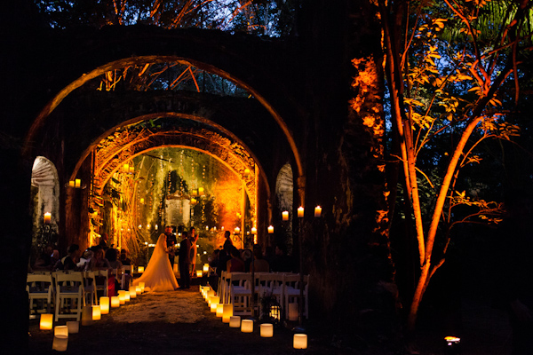 destination wedding at the Hacienda Uayamon in Campeche, Mexico, photo by Aaron Morris of Chrisman Studios | via junebugweddings.com destination wedding at the Hacienda Uayamon in Campeche, Mexico, photo by Aaron Morris of Chrisman Studios | via junebugweddings.com