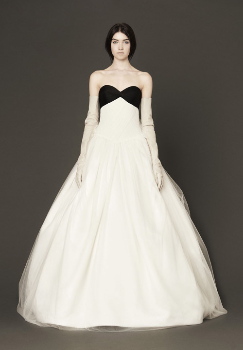 black and white wedding dress by Vera Wang - spring 2014 bridal collection | via junebugweddings.com black and white wedding dress by Vera Wang - spring 2014 bridal collection | via junebugweddings.com