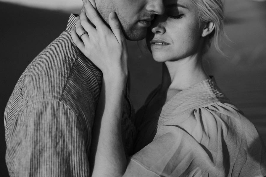 ethereal-imperial-sand-dunes-engagement-photos-22