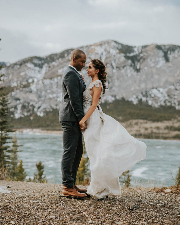 Winter-Mountain-Elopement-Banff-National-Park-24