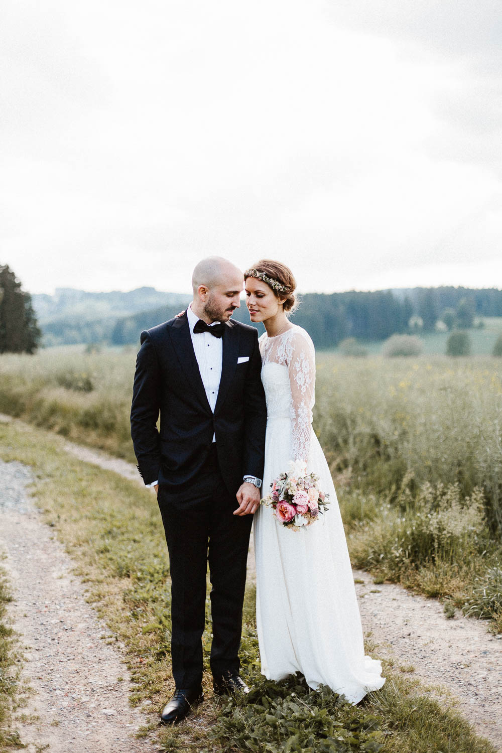 Relaxed-and-Natural-Barn-Wedding-in-Germany-Kevin-Klein--7