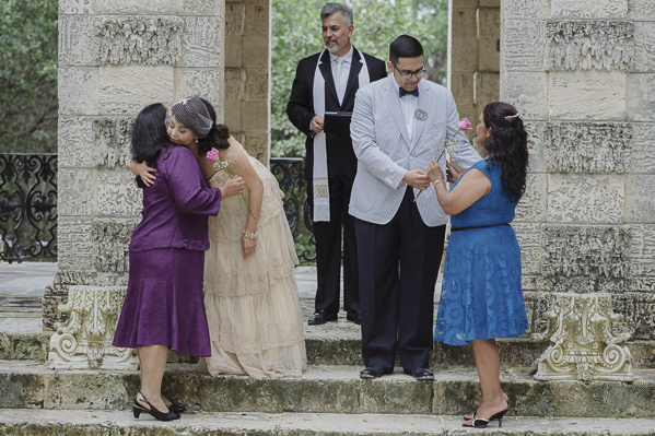 vintage wedding at Vizcaya Museum and Gardens, Florida, photo by Maloman Studios | via junebugweddings.com vintage wedding at Vizcaya Museum and Gardens, Florida, photo by Maloman Studios | via junebugweddings.com