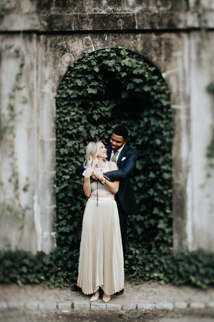 cool-glam-engagement-session-at-atlantas-swan-house-10