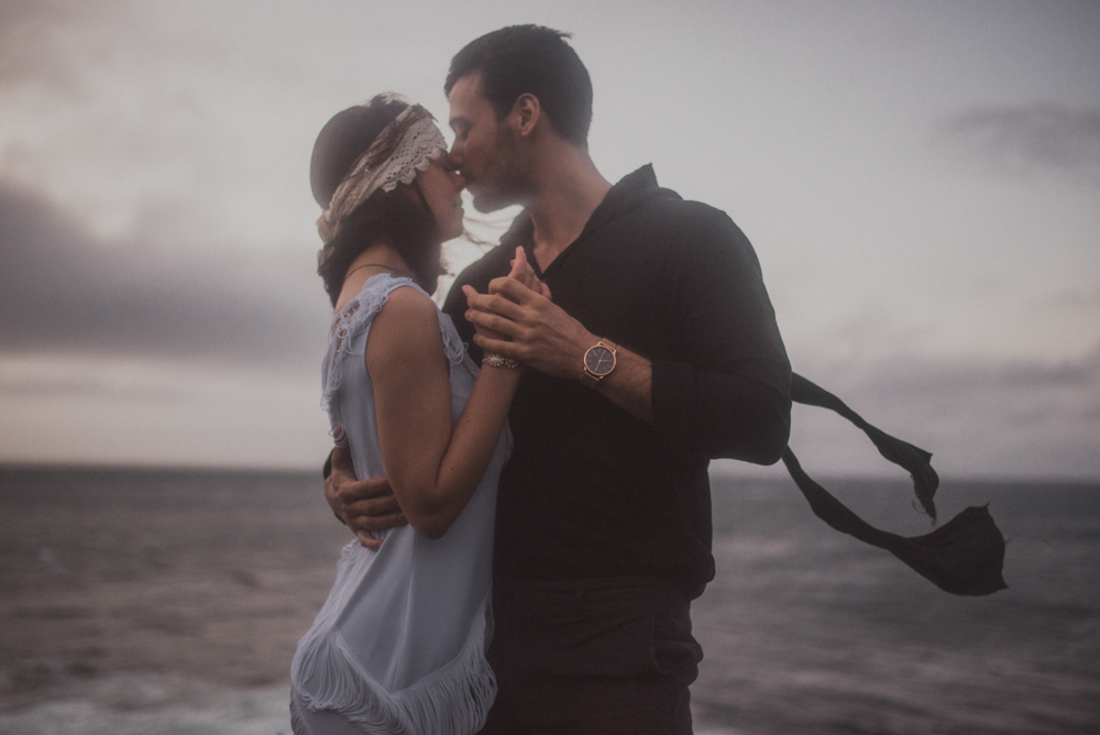 sensual-island-couple-portraits-in-portugal-30