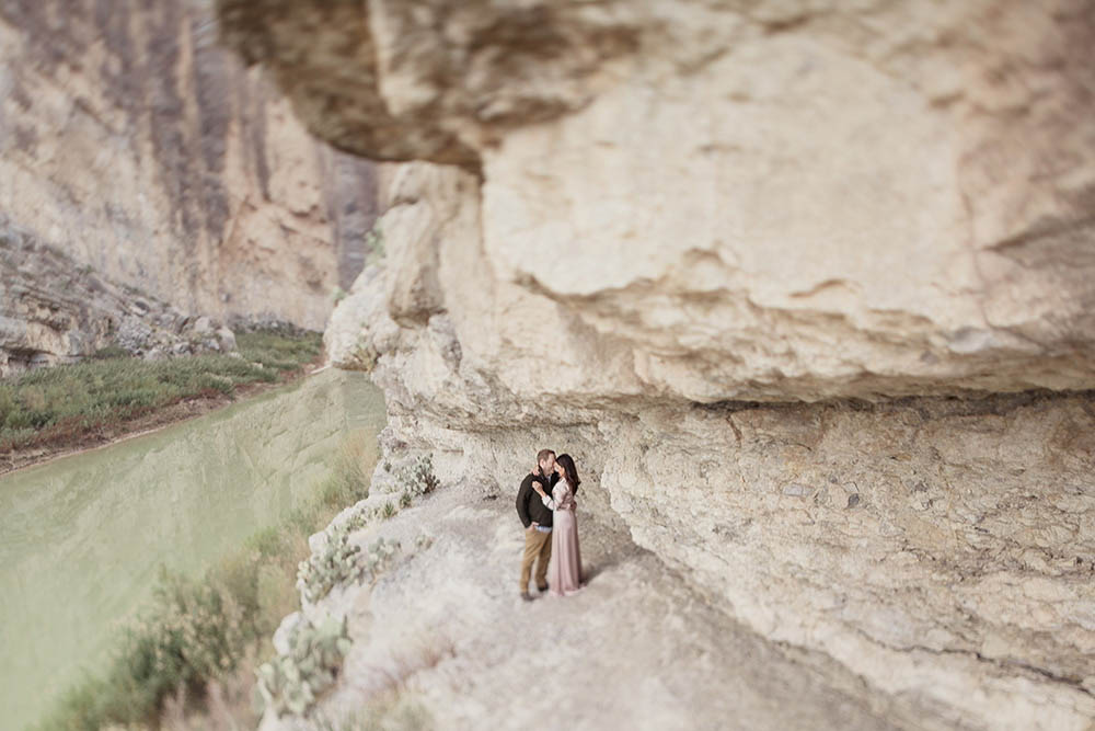 Desert-Engagement-Big-Bend-Shaun-Menary (23 of 25)