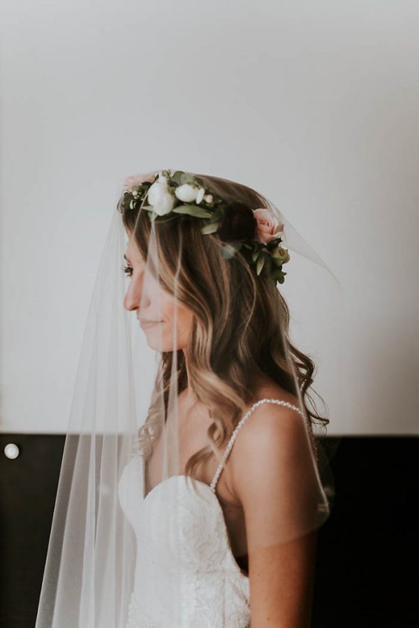 Modern-Romantic-Portland-Wedding-at-Leftbank-Annex-Olivia-Strohm-Photography-54-600x899