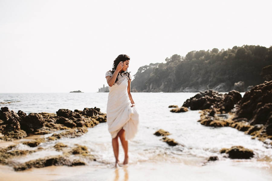Ethereal-Barcelona-Beach-Wedding-Inspiration-25