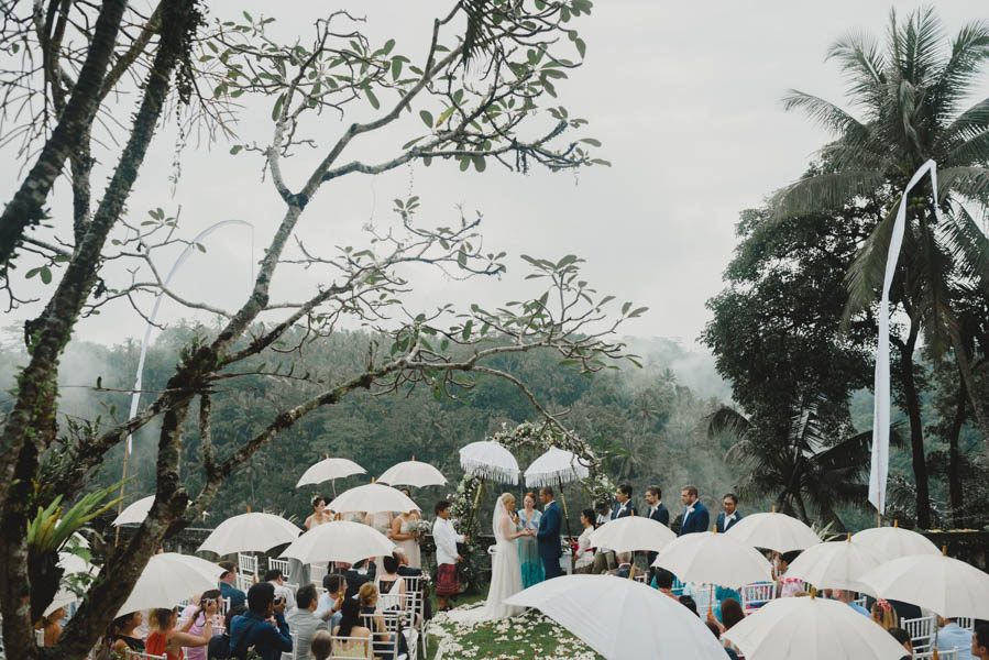 Bohemian-Chic-Bali-Wedding-at-Puri-Wulandari-Terralogical-Photography-7