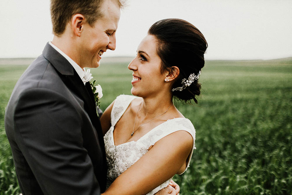 Lace-and-Burlap-Wedding-in-North-Dakota (16 of 33)