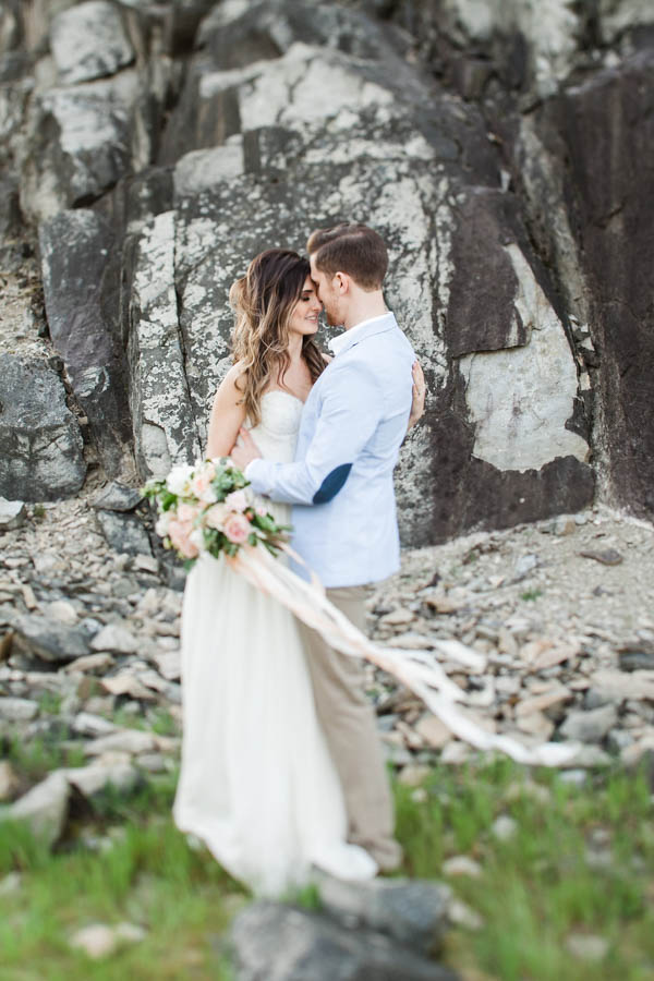Romantic-Columbia-Gorge-Wedding-Inspiration-Angela-Shae (15 of 24)