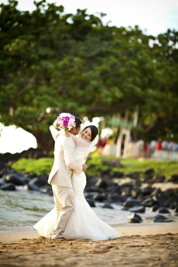 pink destination wedding in Hawaii at St Regis Princeville Resort, photos by Dmitri and Sandra Photography | via junebugweddings.com pink destination wedding in Hawaii at St Regis Princeville Resort, photos by Dmitri and Sandra Photography | via junebugweddings.com
