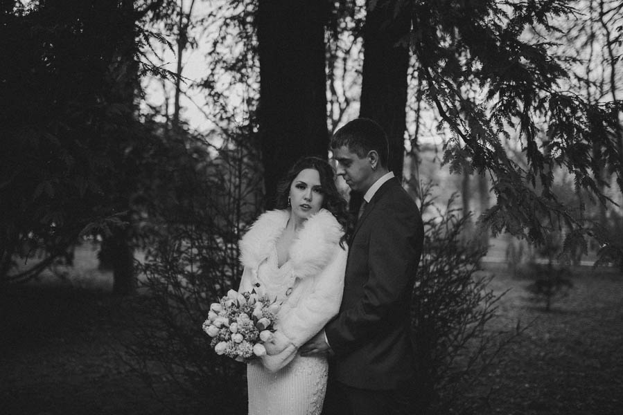 Romantic-Serbian-Wedding-Shoot-in-the-Botanical-Garden-1