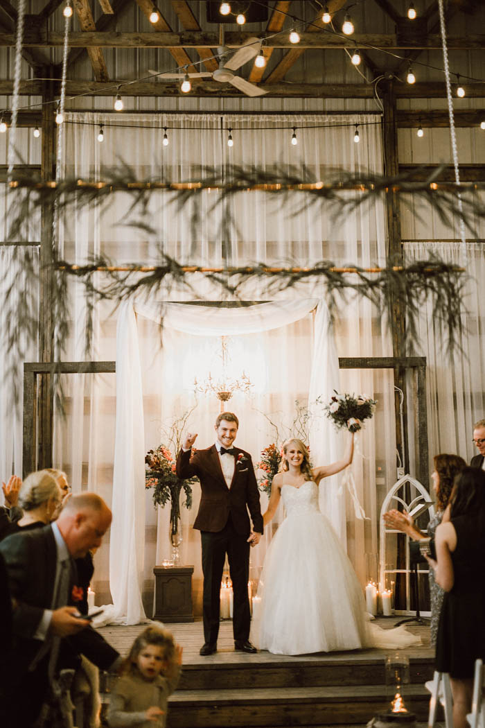elegant-marsala-and-champagne-manitoba-wedding-at-the-rustic-wedding-barn-ariana-tennyson-photography-47