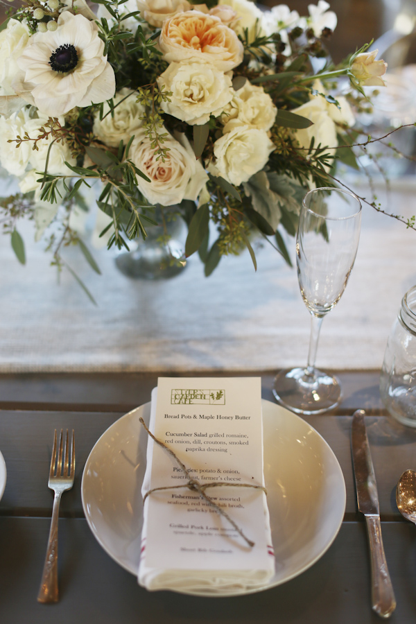warm and cozy winter wedding, photo by Alison Conklin Photography | via junebugweddings.com warm and cozy winter wedding, photo by Alison Conklin Photography | via junebugweddings.com