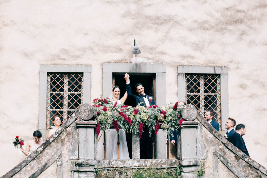this-villa-catureglio-wedding-captured-the-magic-of-tuscany-for-out-of-town-guests-stefano-santucci-18