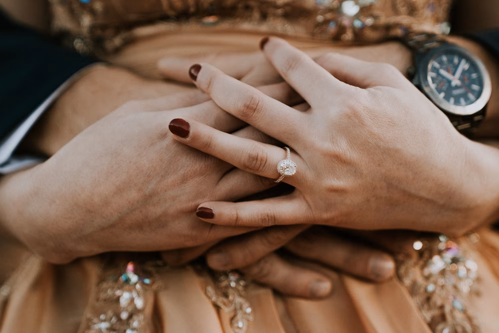 this-red-rocks-canyon-engagement-is-filled-with-copper-hues-2