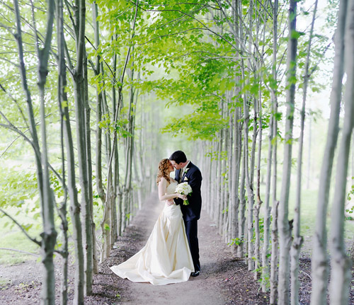 beautiful wedding portrait - honorable mention from the Junebug Best of the Best 2011, photo by Ryan Brenizer of Ryan Brenizer Photography beautiful wedding portrait - honorable mention from the Junebug Best of the Best 2011, photo by Ryan Brenizer of Ryan Brenizer Photography