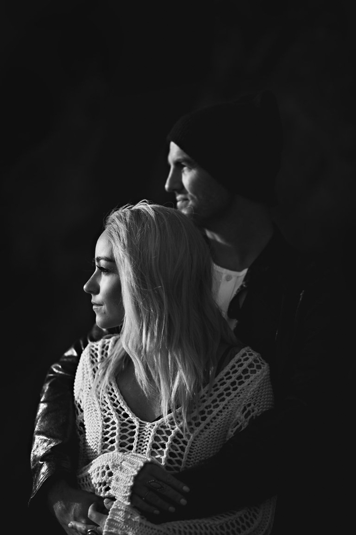 stylish-engagement-photos-on-second-beach-14