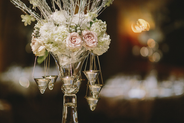white and gold winter wedding at Fairmont Banff Springs, photo by Gabe McClintock | via junebugweddings.com white and gold winter wedding at Fairmont Banff Springs, photo by Gabe McClintock | via junebugweddings.com