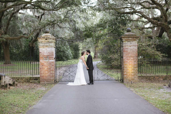 wedding at Legare Waring House in Charleston, South Carolina, photo by Paige Winn Photo | via junebugweddings.com wedding at Legare Waring House in Charleston, South Carolina, photo by Paige Winn Photo | via junebugweddings.com