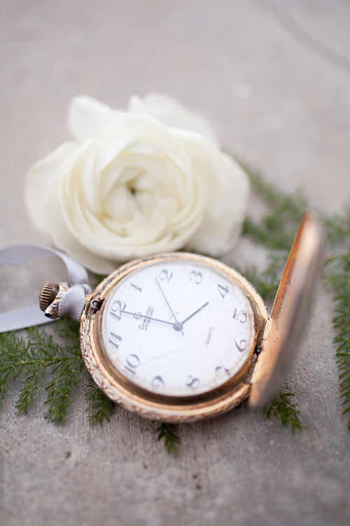 Alice in Wonderland wedding inspiration, Newhall Mansion, Touch of Gold Events, Wisteria Lane Floral Design Studio and Becca Rillo Photography | via junebugweddings.com Alice in Wonderland wedding inspiration, Newhall Mansion, Touch of Gold Events, Wisteria Lane Floral Design Studio and Becca Rillo Photography | via junebugweddings.com