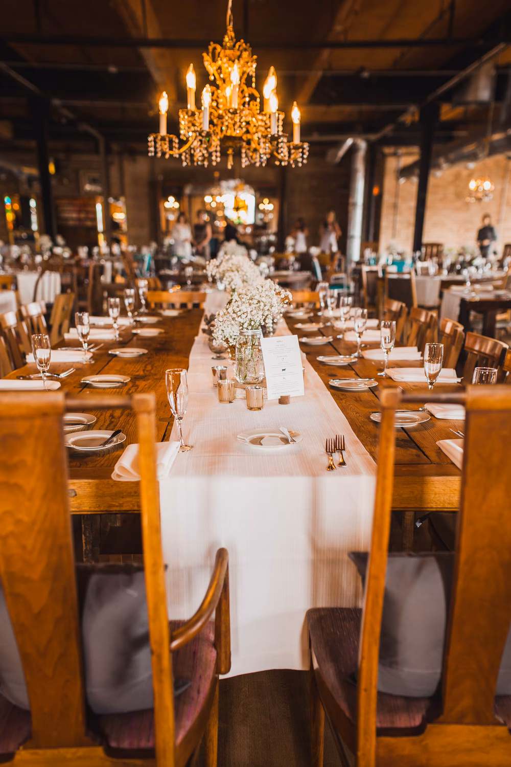 Vintage-Chicago-Wedding-at-Salvage-One (24 of 31)