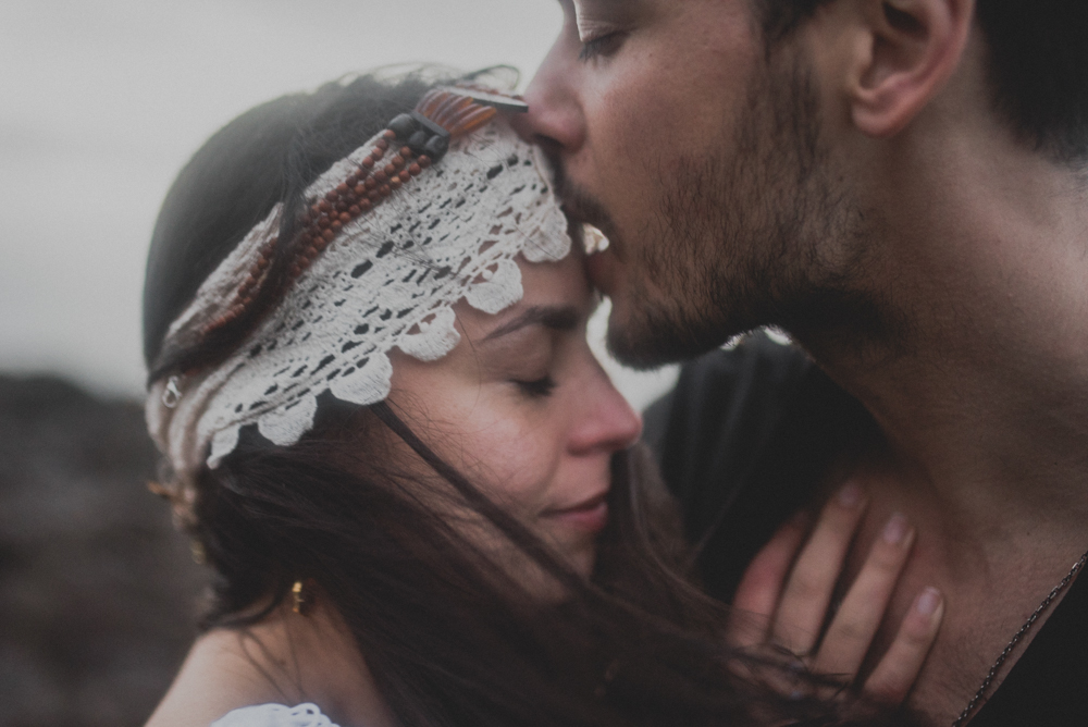 sensual-island-couple-portraits-in-portugal-31