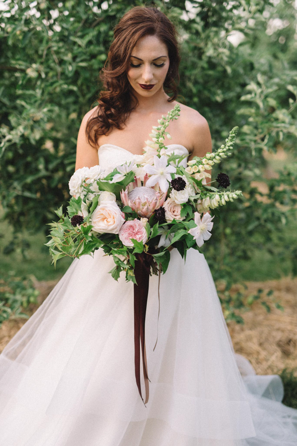 find-your-geometric-wedding-inspiration-in-this-candlelit-elopement-13