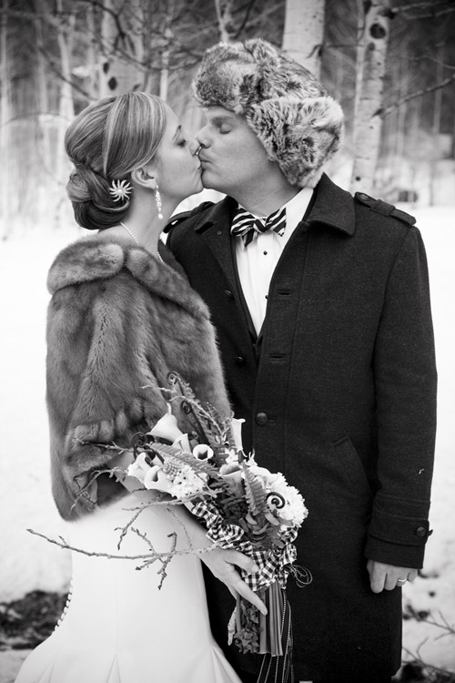 stylish winter woodland wedding in Lake Tahoe, photos by Viera Photographics stylish winter woodland wedding in Lake Tahoe, photos by Viera Photographics