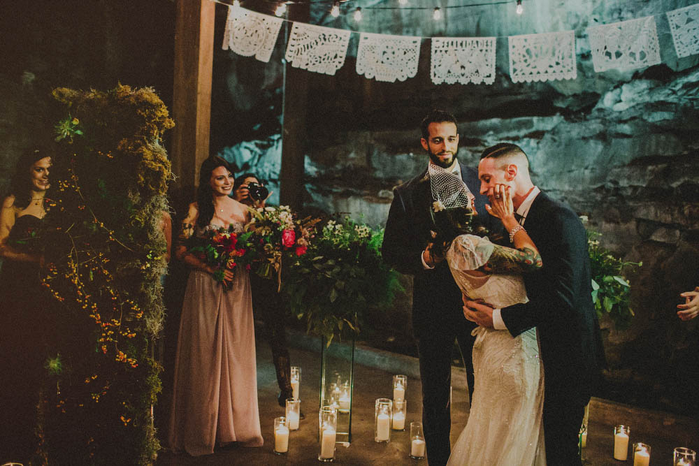 Vintage-Alternative-Wedding-Art-Factory-Carolina-Rivera (30 of 36)