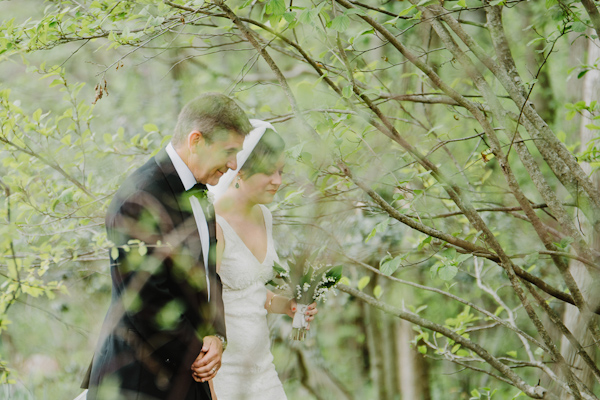 secret garden wedding in Baltimore, photo by L Hewitt Photography | via junebugweddings.com secret garden wedding in Baltimore, photo by L Hewitt Photography | via junebugweddings.com